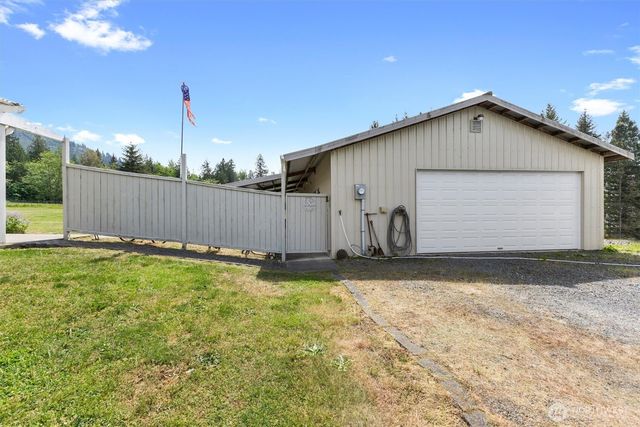 6896 Goodwin Rd, Everson, WA 98247