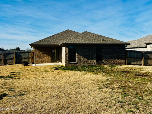 350 Swaden Lane, Webb City, MO 64870