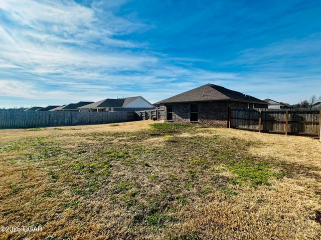 350 Swaden Lane, Webb City, MO 64870