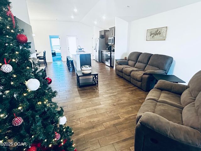 350 Swaden Lane, Webb City, MO 64870