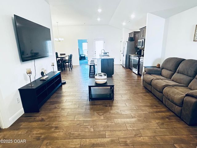 350 Swaden Lane, Webb City, MO 64870