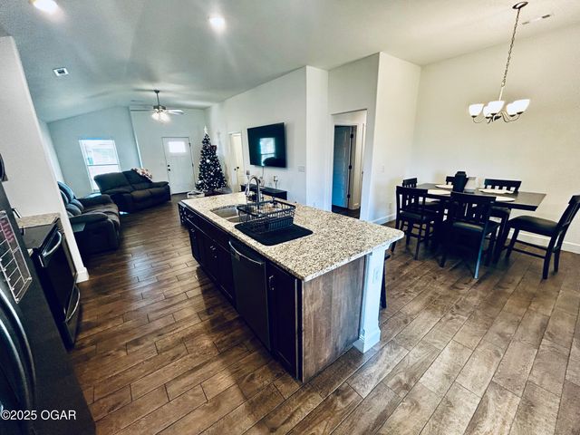 350 Swaden Lane, Webb City, MO 64870