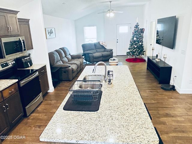 350 Swaden Lane, Webb City, MO 64870