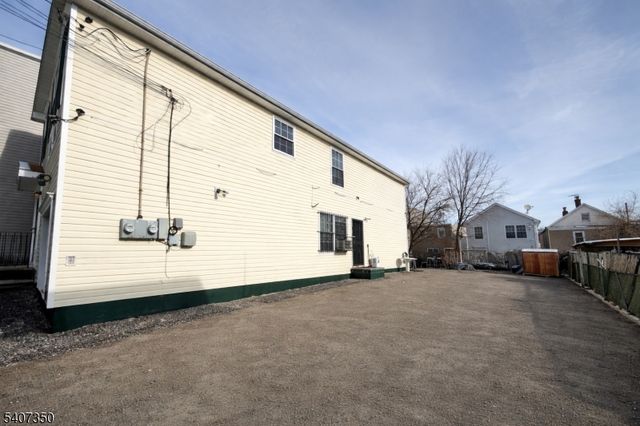 48 Holland St, Newark City, NJ 07103