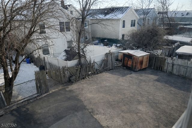 48 Holland St, Newark City, NJ 07103