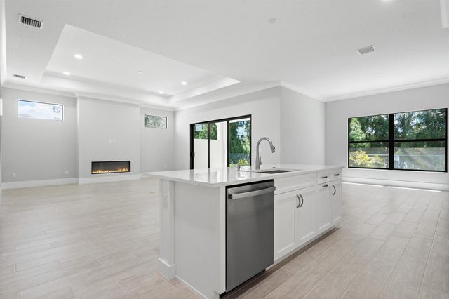 692 Ravens Landing Drive, Vero Beach, FL 32968