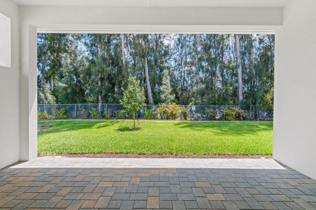 692 Ravens Landing Drive, Vero Beach, FL 32968