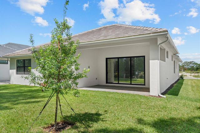 692 Ravens Landing Drive, Vero Beach, FL 32968