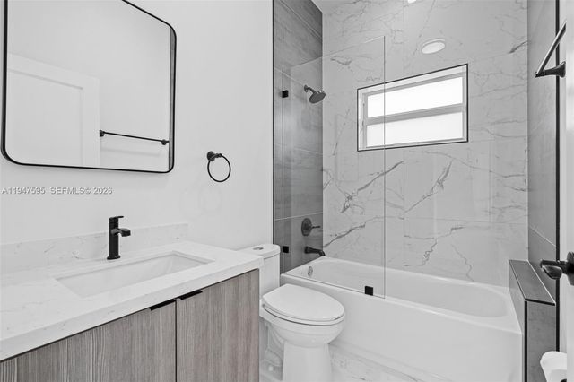 2861 NW 8th Ct, Fort Lauderdale, FL 33311