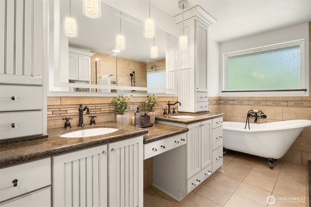 11916 SE 228th Place, Kent, WA 98031