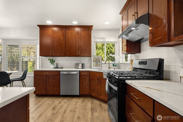 11916 SE 228th Place, Kent, WA 98031