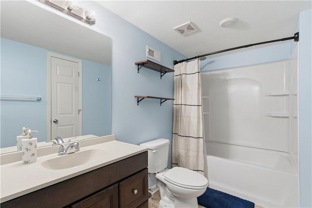 8435 Tauromee Avenue, Kansas City, KS 66112