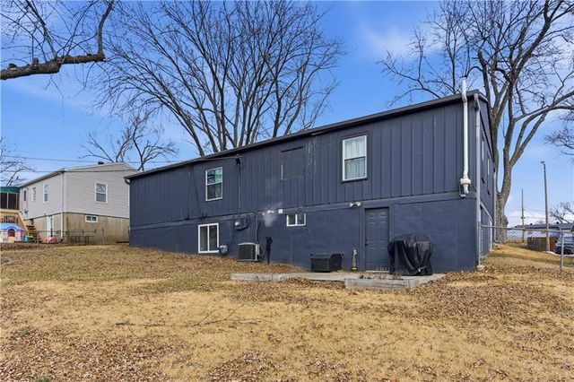 8435 Tauromee Avenue, Kansas City, KS 66112