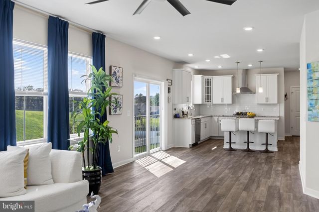 2103 BERWICK DR, Jeffersonton, VA 22724