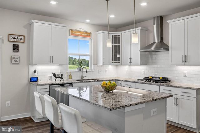 2103 BERWICK DR, Jeffersonton, VA 22724