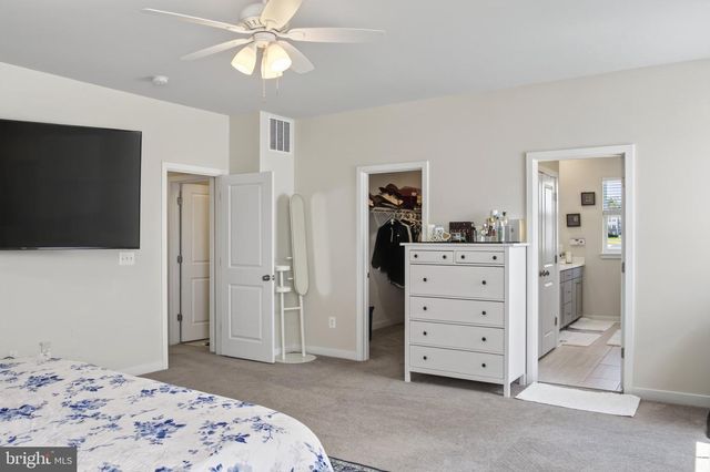 2103 BERWICK DR, Jeffersonton, VA 22724