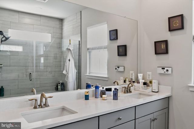 2103 BERWICK DR, Jeffersonton, VA 22724
