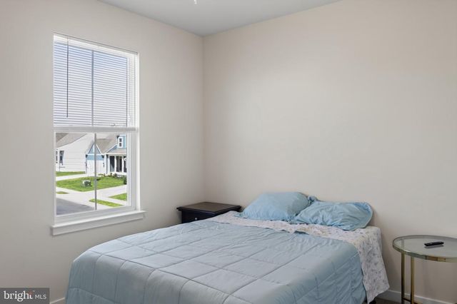 2103 BERWICK DR, Jeffersonton, VA 22724