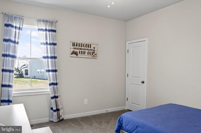 2103 BERWICK DR, Jeffersonton, VA 22724