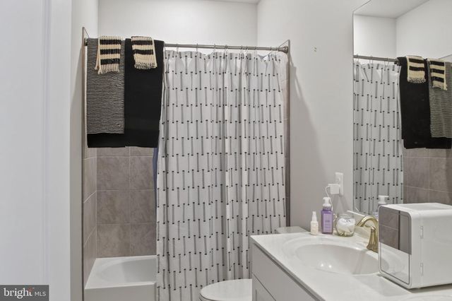 2103 BERWICK DR, Jeffersonton, VA 22724