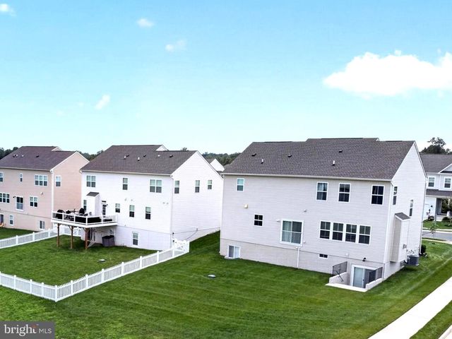 2103 BERWICK DR, Jeffersonton, VA 22724