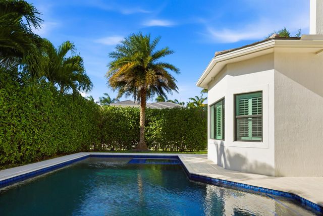 6990 NW 27TH Avenue, Boca Raton, FL 33496