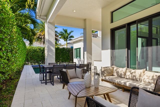6990 NW 27TH Avenue, Boca Raton, FL 33496