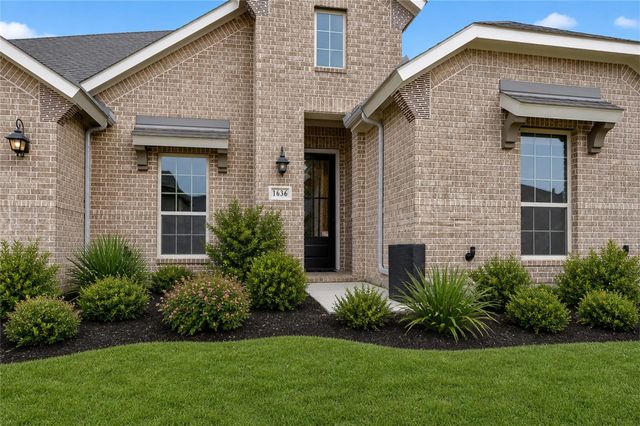 1636 Hydrangea Lane, Celina, TX 75078