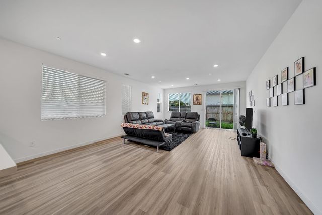 4806 Ariel St, Keyes, CA 95328