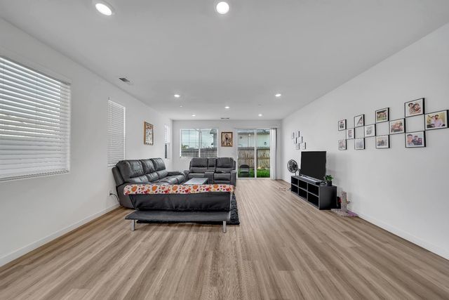 4806 Ariel St, Keyes, CA 95328