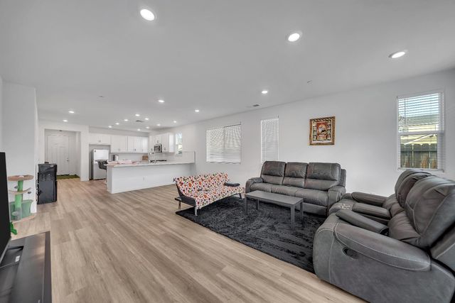 4806 Ariel St, Keyes, CA 95328