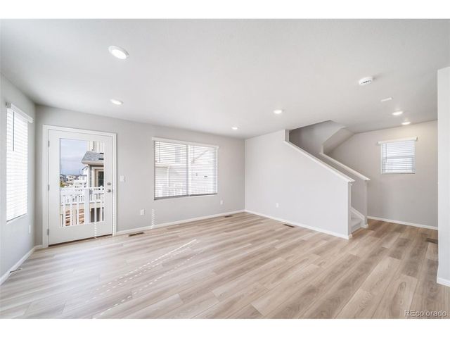 46570 Avery Ln, Bennett, CO 80102