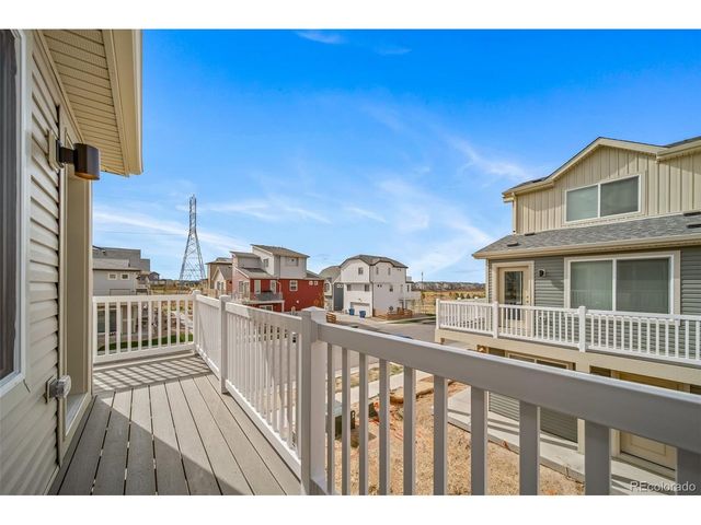 46570 Avery Ln, Bennett, CO 80102