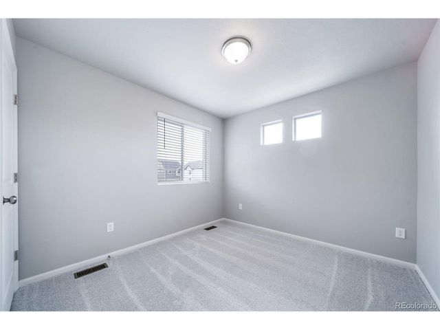 46570 Avery Ln, Bennett, CO 80102