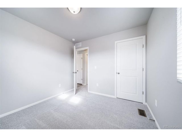 46570 Avery Ln, Bennett, CO 80102