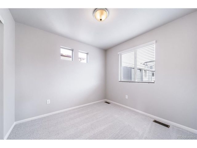 46570 Avery Ln, Bennett, CO 80102