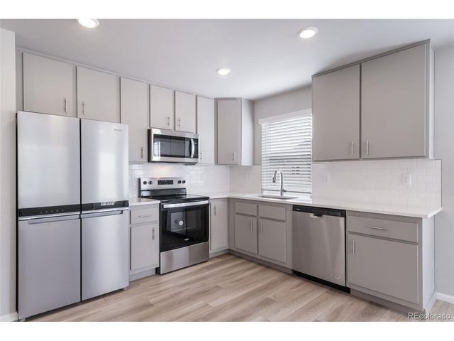 46570 Avery Ln, Bennett, CO 80102