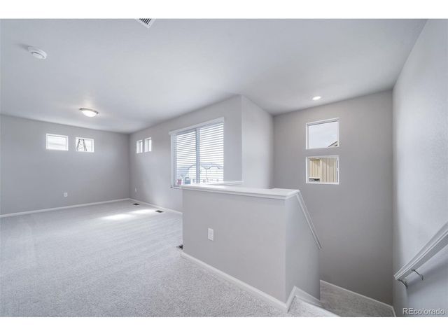 46570 Avery Ln, Bennett, CO 80102