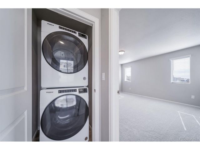 46570 Avery Ln, Bennett, CO 80102