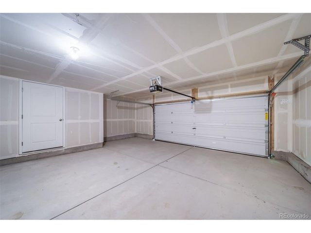 46570 Avery Ln, Bennett, CO 80102