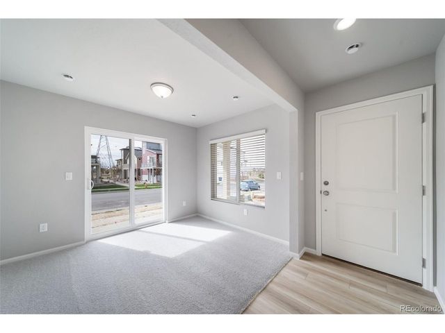 46570 Avery Ln, Bennett, CO 80102