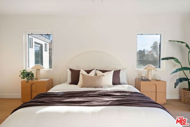 4617 10th Avenue, Los Angeles, CA 90043