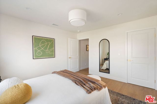 4617 10th Avenue, Los Angeles, CA 90043