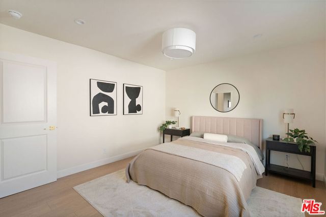 4617 10th Avenue, Los Angeles, CA 90043