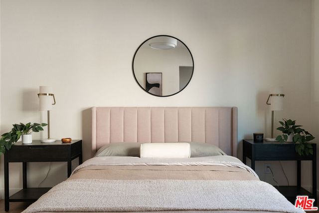 4617 10th Avenue, Los Angeles, CA 90043