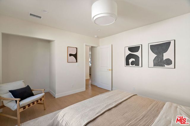 4617 10th Avenue, Los Angeles, CA 90043