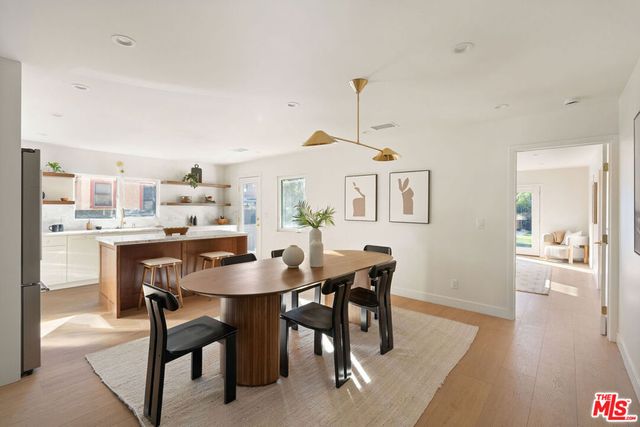 4617 10th Avenue, Los Angeles, CA 90043