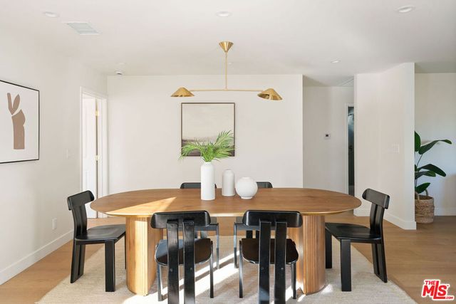 4617 10th Avenue, Los Angeles, CA 90043