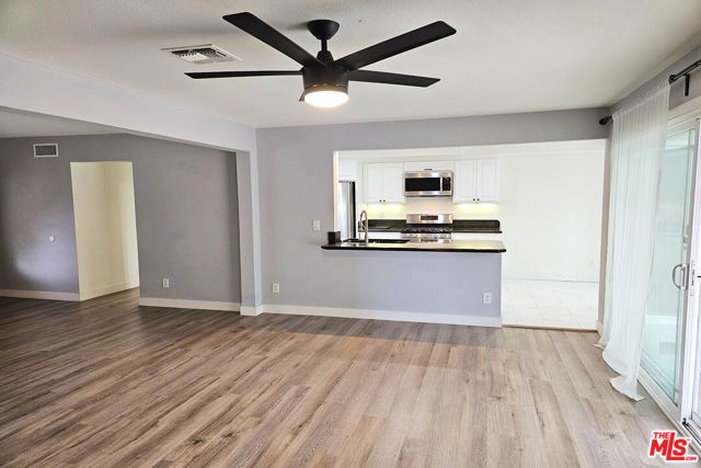 22337 Cantara Street, Canoga Park (los Angeles), CA 91304