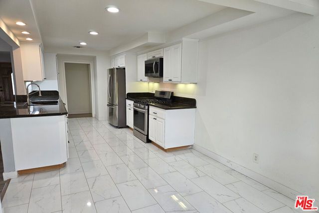22337 Cantara Street, Canoga Park (los Angeles), CA 91304